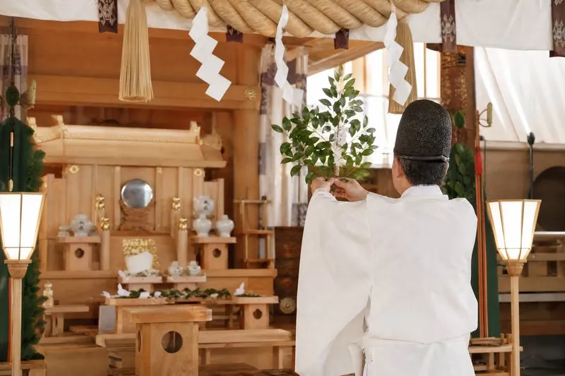 神棚のお祓い・神上げの様子
